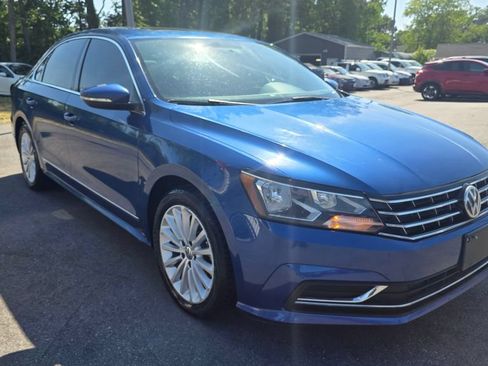 Used 2016 Volkswagen Passat 1.8T SE FWD image 3