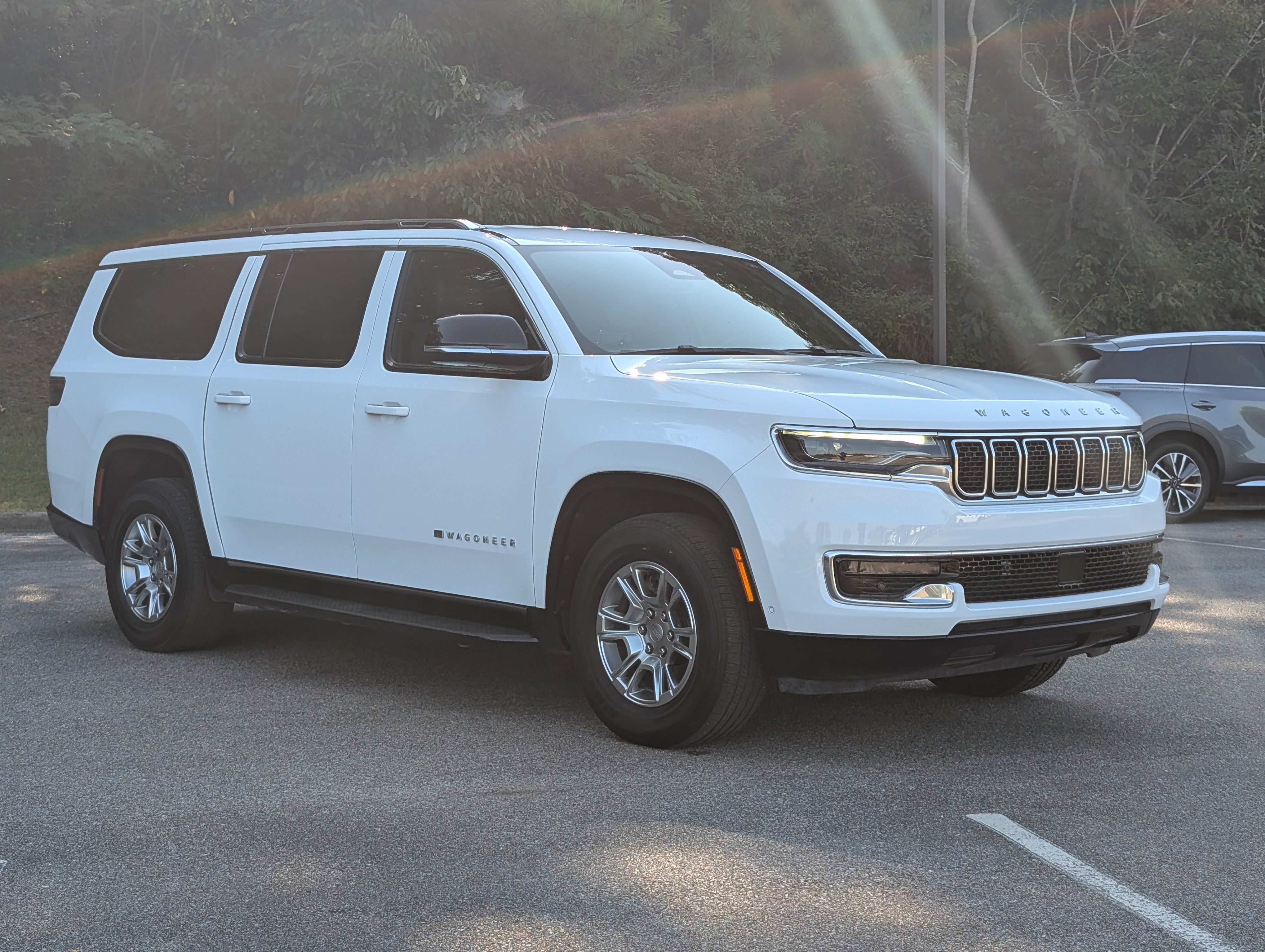 Used 2024 Jeep Wagoneer L 2WD image 12