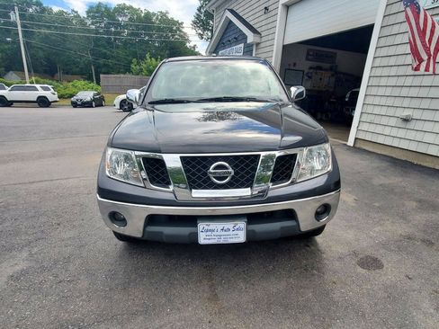 Used 2014 Nissan Frontier SL image 3