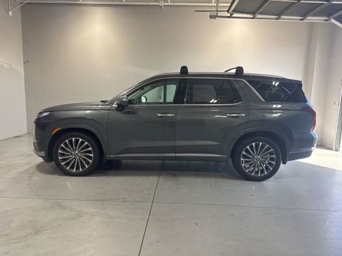 Used 2023 Hyundai Palisade Calligraphy image 10