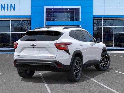 New 2026 Chevrolet Trax RS w/ Sunroof Package FWD image 5