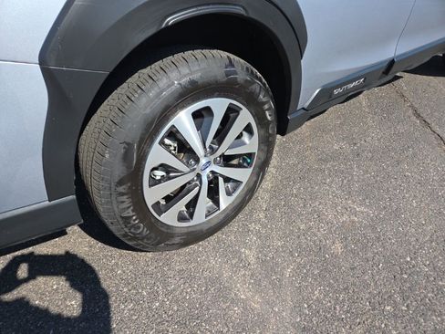 Certified 2025 Subaru Outback Premium image 7
