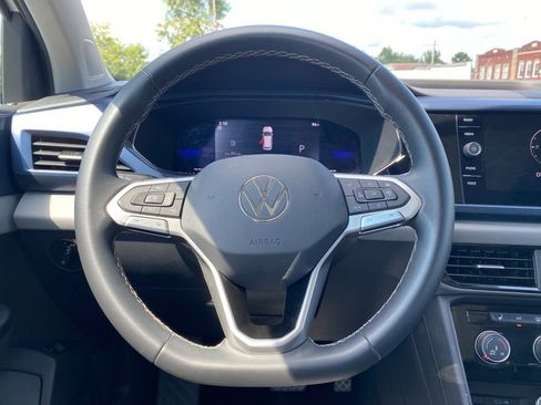 Used 2023 Volkswagen Taos SE image 11