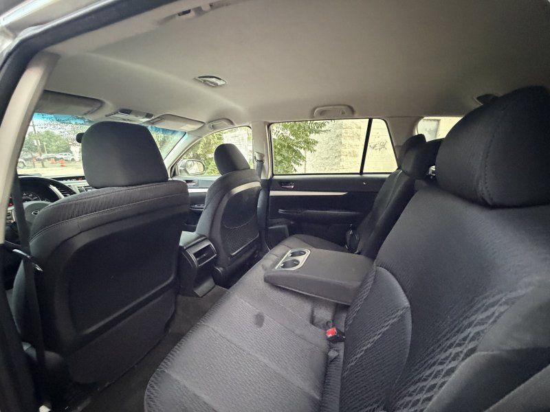 Used 2012 Subaru Outback 2.5i Premium w/ All-Weather Pkg AWD/4WD image 17