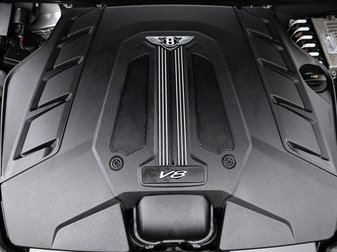Used 2020 Bentley Bentayga image 29