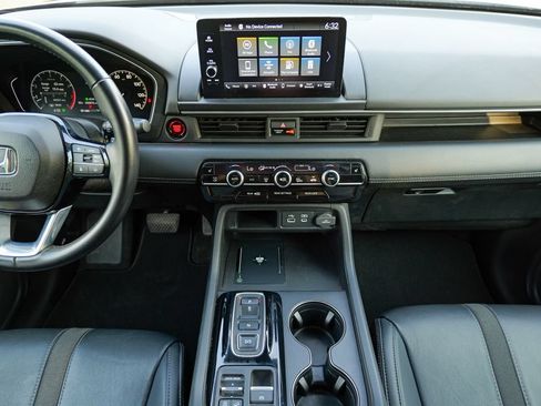 Used 2025 Honda Pilot EX-L image 50