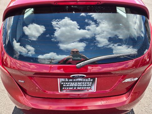 Used 2013 Ford Fiesta SE w/ Moon & Mood Pkg FWD image 7