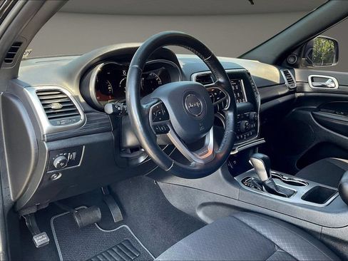 Used 2021 Jeep Grand Cherokee Laredo AWD/4WD image 19
