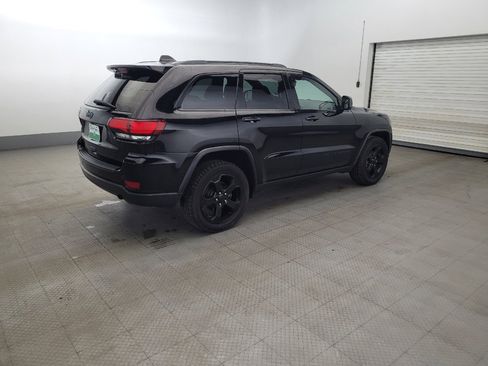Used 2019 Jeep Grand Cherokee Laredo AWD/4WD image 10