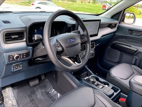 Used 2025 Ford Maverick Lariat w/ Black Appearance Package AWD/4WD image 13