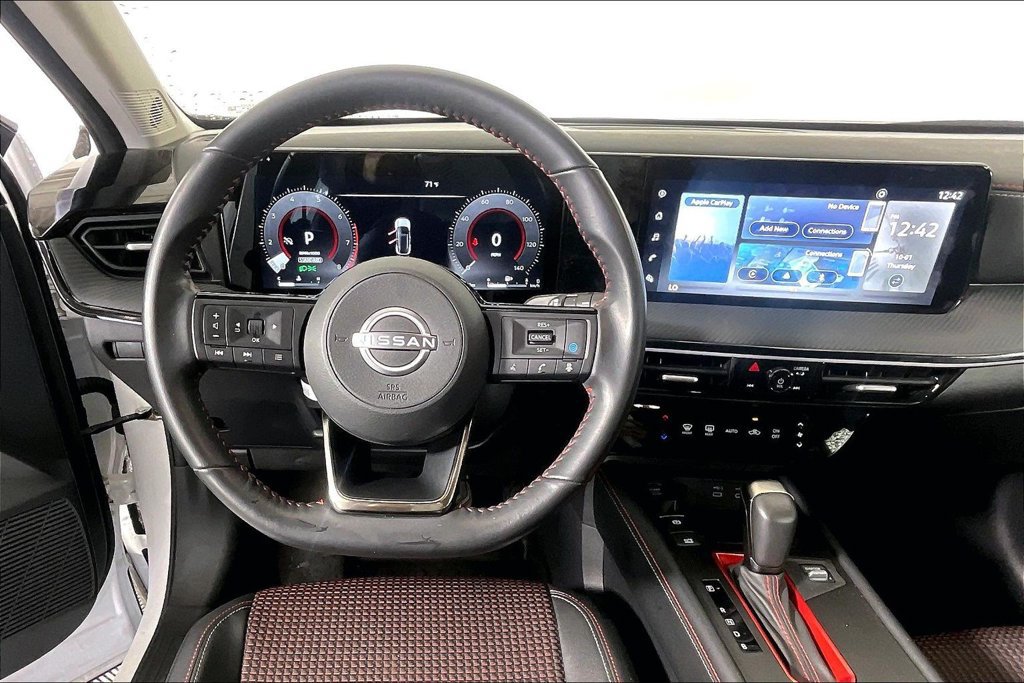 Used 2025 Nissan Kicks SR FWD image 6