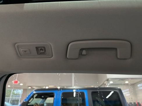 Used 2024 Volkswagen Taos SE image 37