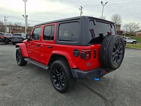 Used 2022 Jeep Wrangler Unlimited Sahara w/ Cold Weather Group AWD/4WD image 4