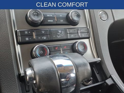 Used 2010 Ford Taurus Limited FWD image 19