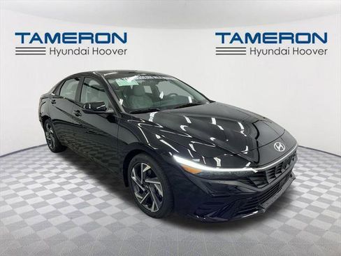 New 2026 Hyundai Elantra Limited image 7