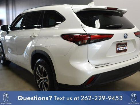 Used 2020 Toyota Highlander XLE AWD/4WD image 4