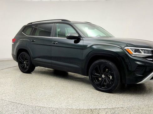 Used 2022 Volkswagen Atlas SE w/ Panoramic Sunroof Package AWD/4WD image 3