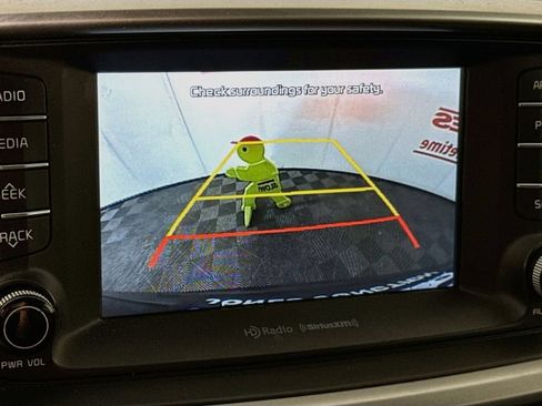 Used 2018 Kia Sorento FWD image 5