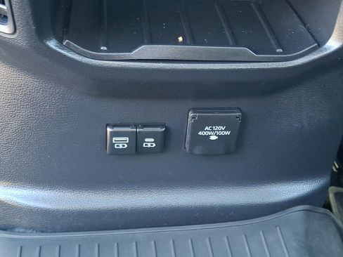 Used 2022 Toyota Tundra Limited image 11