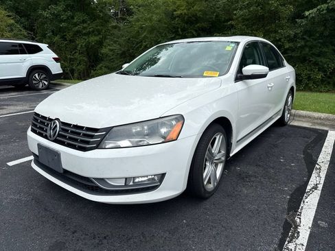 Used 2015 Volkswagen Passat TDI SEL Premium FWD image 1