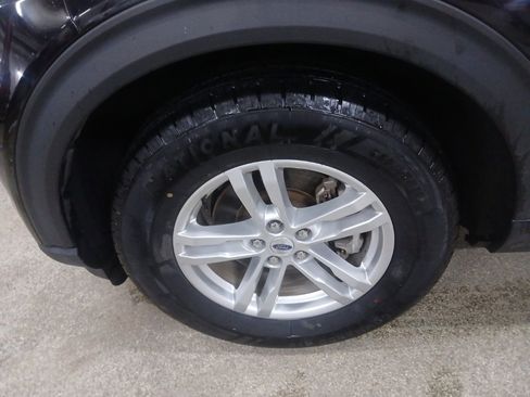 Certified 2023 Ford Explorer XLT w/ Equipment Group 202A image 8