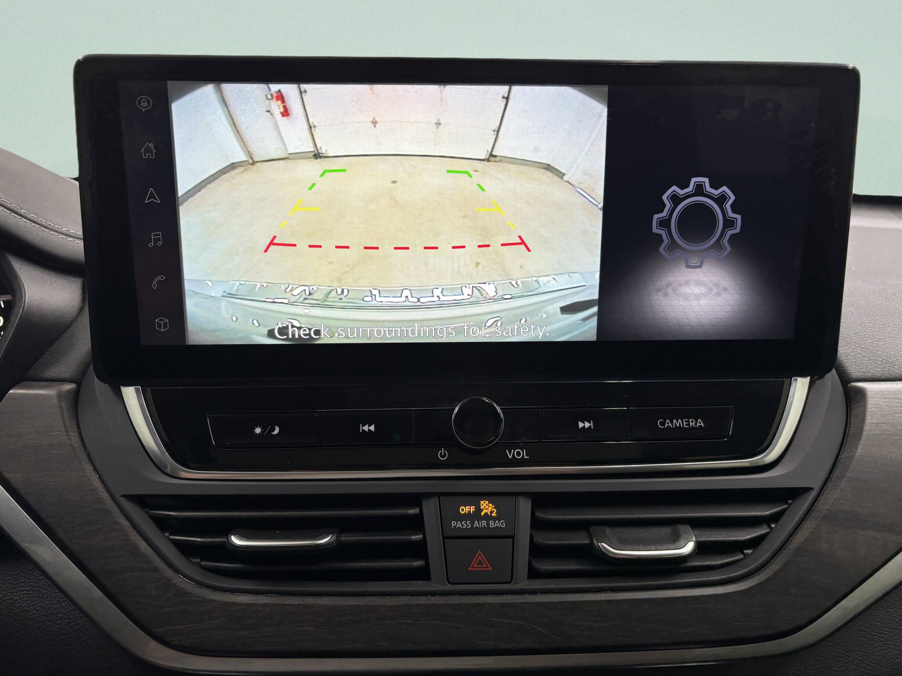 Used 2023 Nissan Altima 2.5 SV w/ SV Premium Package FWD image 17