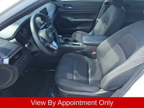 Used 2025 Nissan Altima 2.5 SV FWD image 23