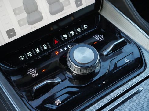 Used 2023 Jeep Grand Wagoneer 4WD image 16