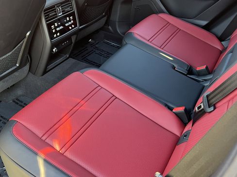 Certified 2025 Porsche Cayenne Coupe image 19