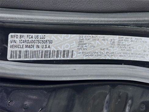 Used 2025 Dodge Durango GT image 34