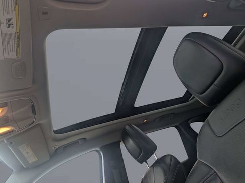 Used 2019 Jeep Cherokee Limited AWD/4WD image 22