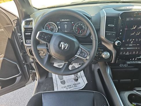 Used 2025 RAM 1500 Laramie AWD/4WD image 13