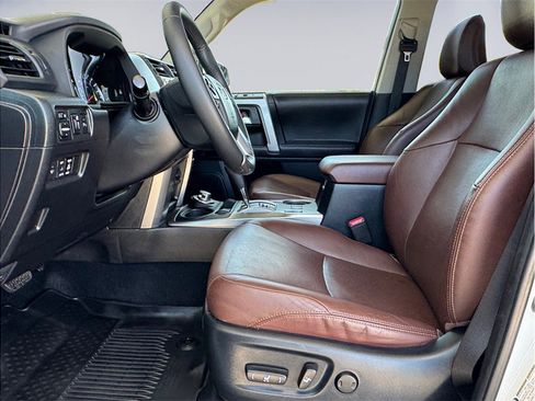 Used 2017 Toyota 4Runner Limited AWD/4WD image 9