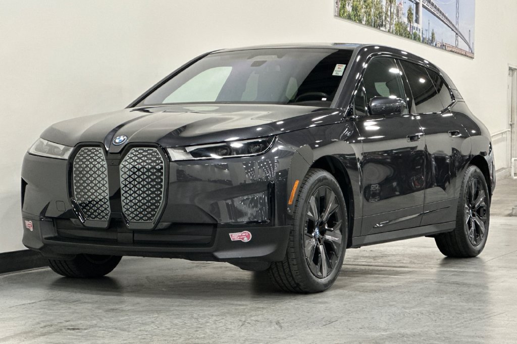 Certified 2024 BMW iX xDrive50 AWD/4WD image 8