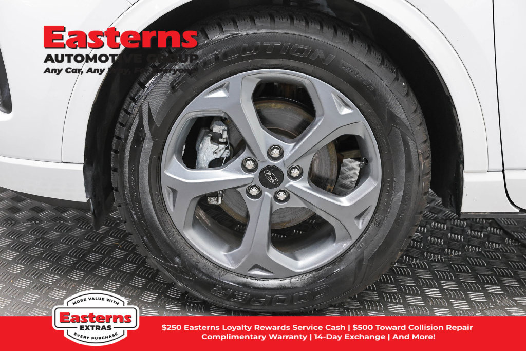 Used 2023 Ford Escape ST-Line Select AWD/4WD image 33