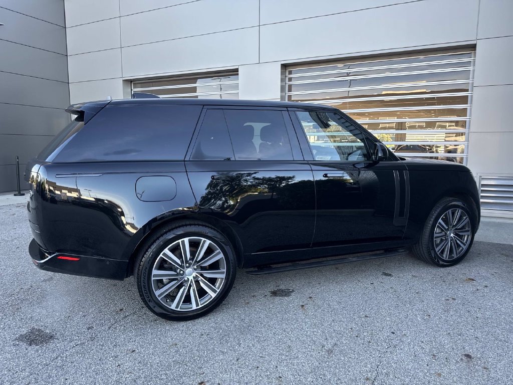 Certified 2023 Land Rover Range Rover SE AWD/4WD image 8