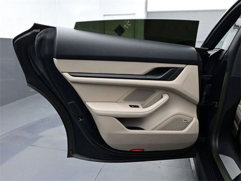 Used 2023 Porsche Taycan 4S image 13