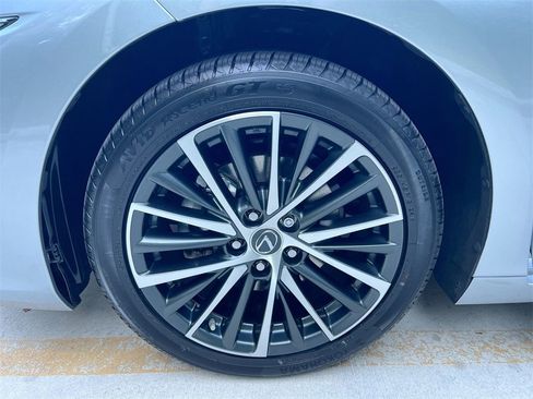 Certified 2023 Lexus ES 300h w/ Premium Package image 9