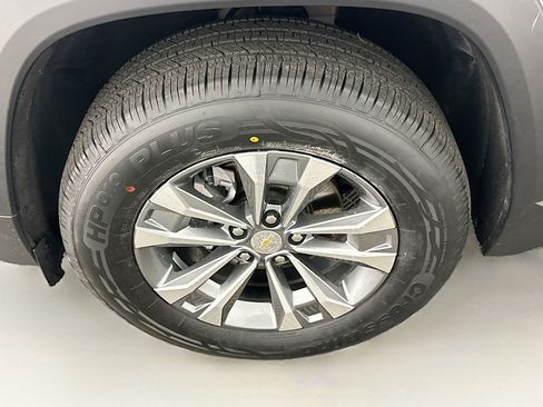 Used 2025 Chevrolet Equinox LT image 11