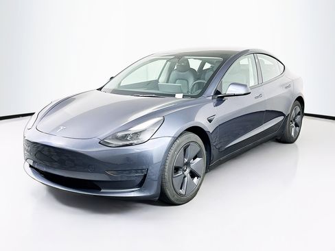 Used 2023 Tesla Model 3 Standard Range RWD image 3