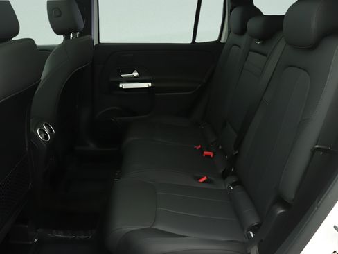 Used 2026 Mercedes-Benz GLB 250 image 31