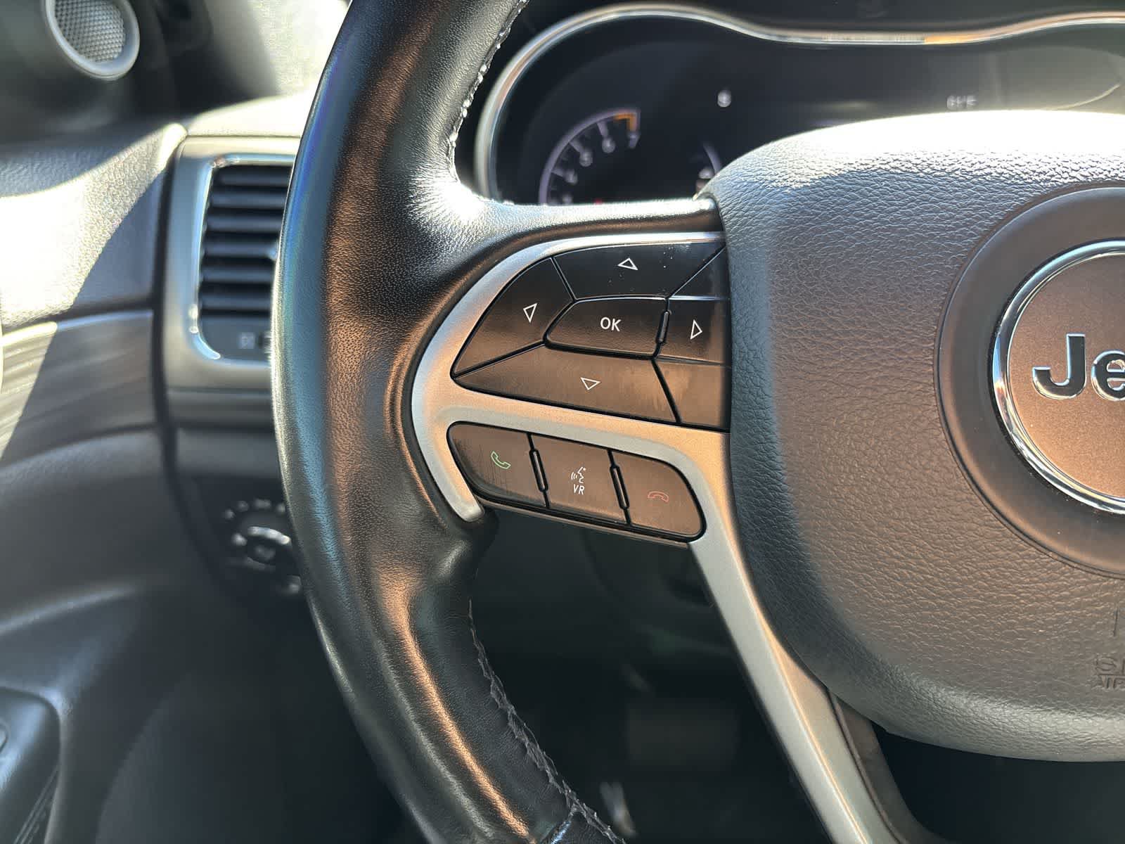 Used 2022 Jeep Grand Cherokee Laredo X AWD/4WD image 13