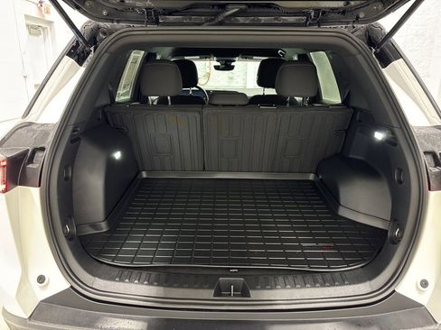 Used 2025 Chevrolet Equinox LT w/ Safety and Technology Package image 32