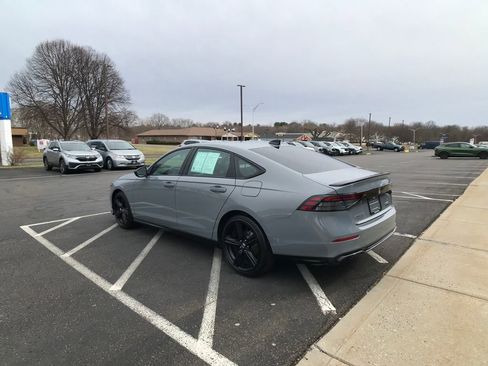 Used 2025 Honda Accord Sport image 11