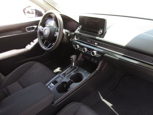 Used 2023 Honda Civic LX image 9