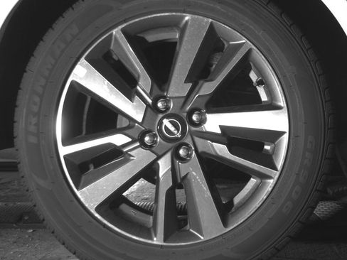 Used 2025 Nissan Versa SV FWD image 15