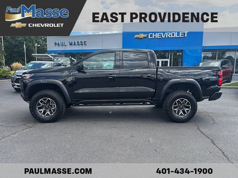 Used 2025 Chevrolet Colorado ZR2 w/ Technology Package AWD/4WD image 4
