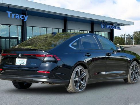 Used 2025 Honda Accord Sport image 6
