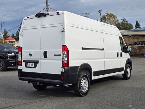 New 2026 RAM ProMaster 3500 w/ Premium Convenience Group image 8