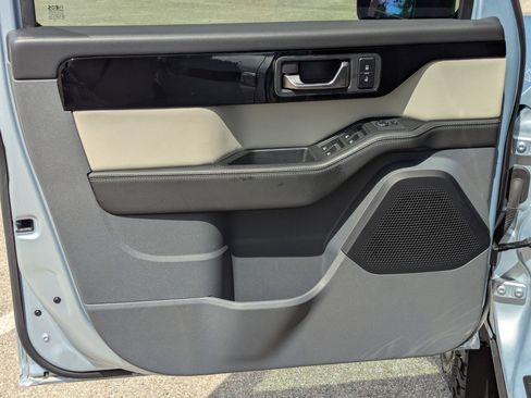 Used 2024 INEOS Grenadier Fieldmaster Edition image 11